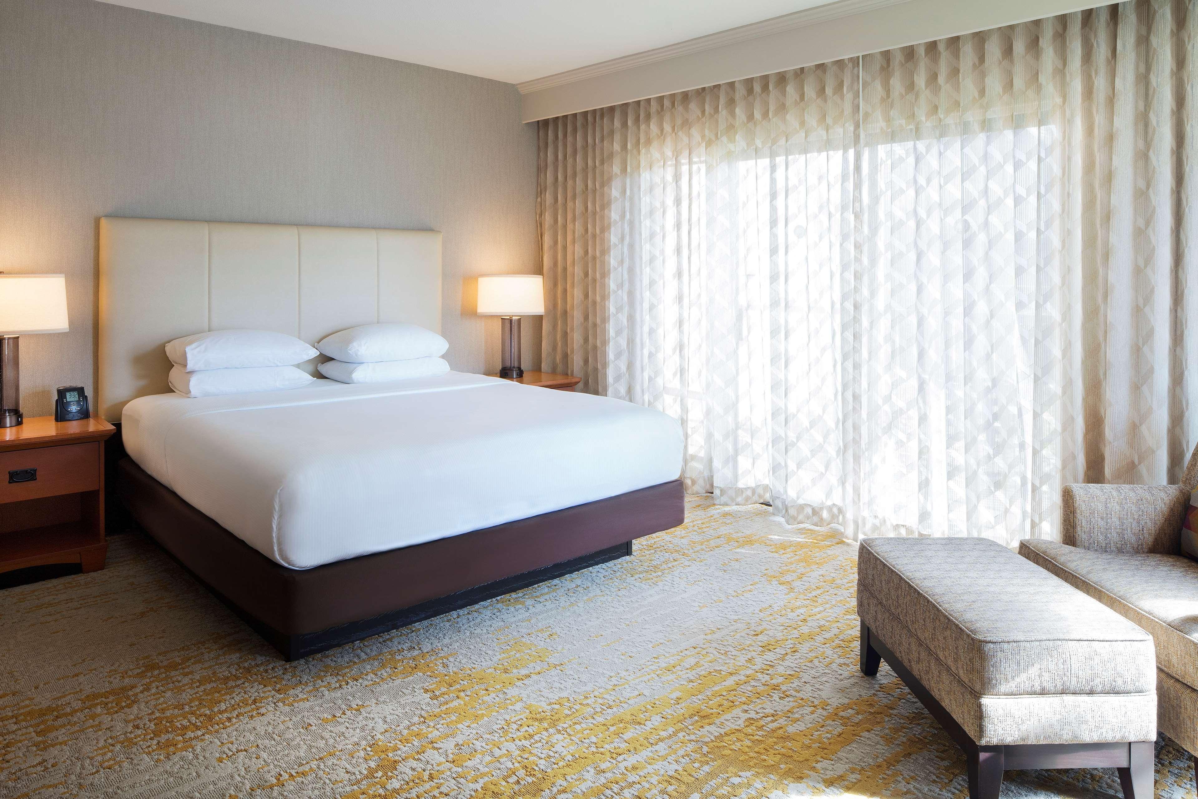 ดับเบิ้ลทรี โฮเต็ล ออนตาริโอแอร์พอร์ต Hotel ภายนอก รูปภาพ