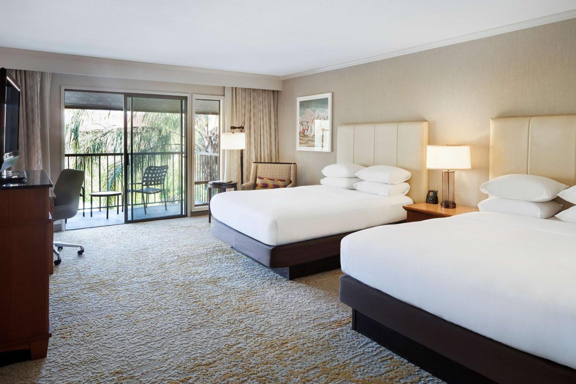 ดับเบิ้ลทรี โฮเต็ล ออนตาริโอแอร์พอร์ต Hotel ภายนอก รูปภาพ
