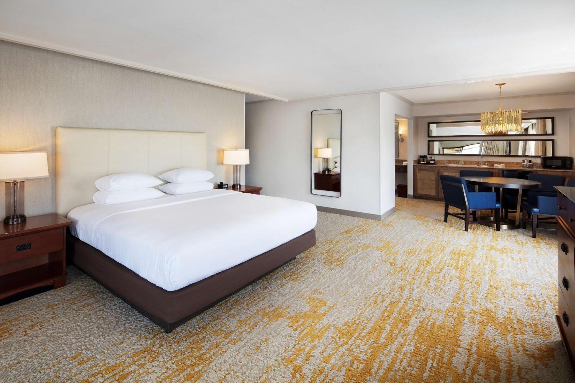 ดับเบิ้ลทรี โฮเต็ล ออนตาริโอแอร์พอร์ต Hotel ภายนอก รูปภาพ